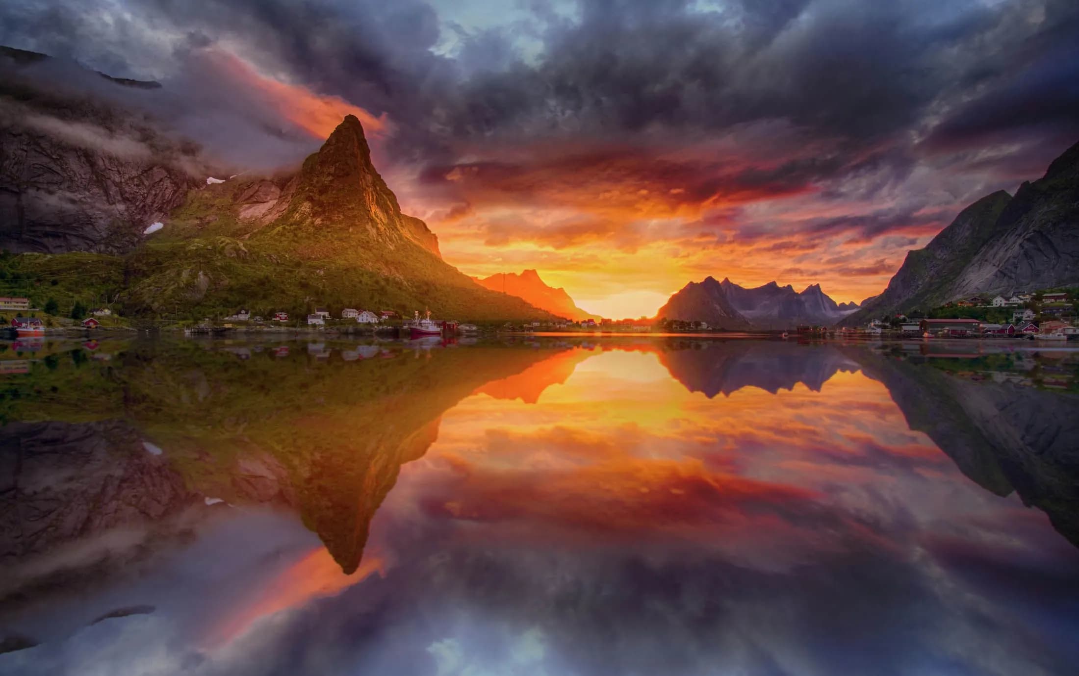 midnight-sun-in-norway-the-complete-2026-travel-guide