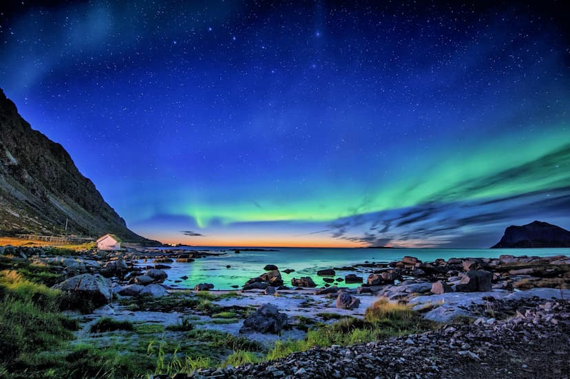 Northern Lights Calendar: Month-by-Month Guide to Aurora Viewing